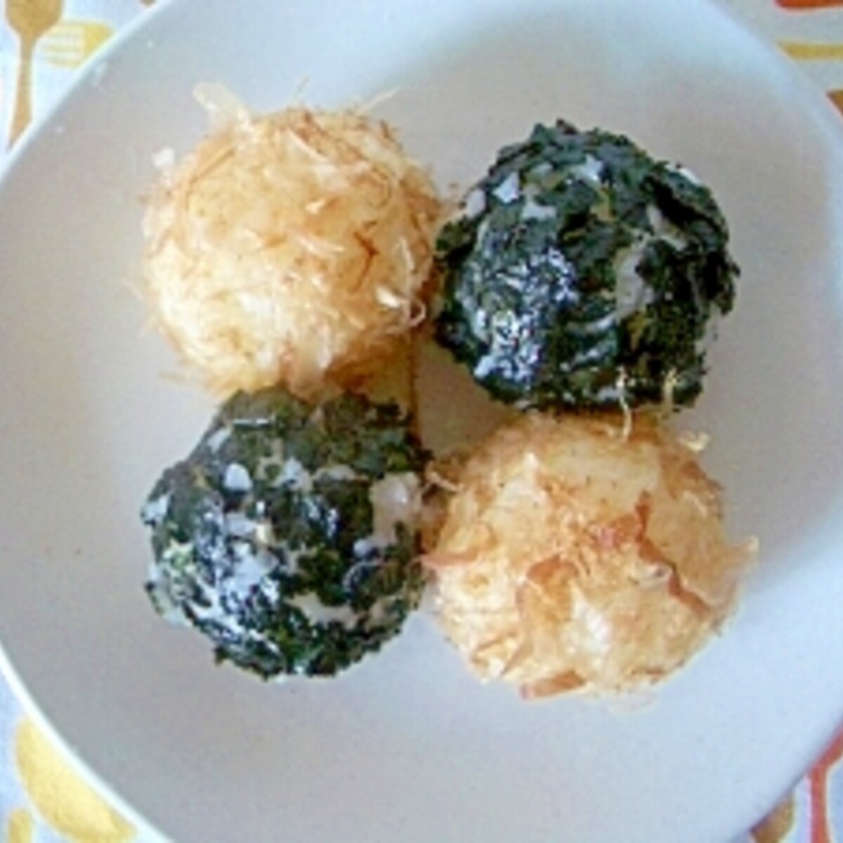 手づかみok しらす入りミニおにぎり 離乳食 レシピ 作り方 By Shino8631 楽天レシピ 手づかみok しらす入りミニおにぎり 離乳食 レシピ 作り方 By Shino8631 楽天レシピ